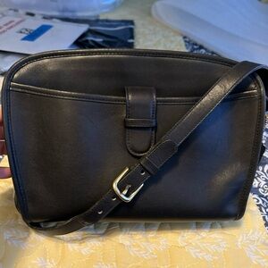Vintage Coach Brighton, Black Crossbody Shoulder Bag in Pristine Condition